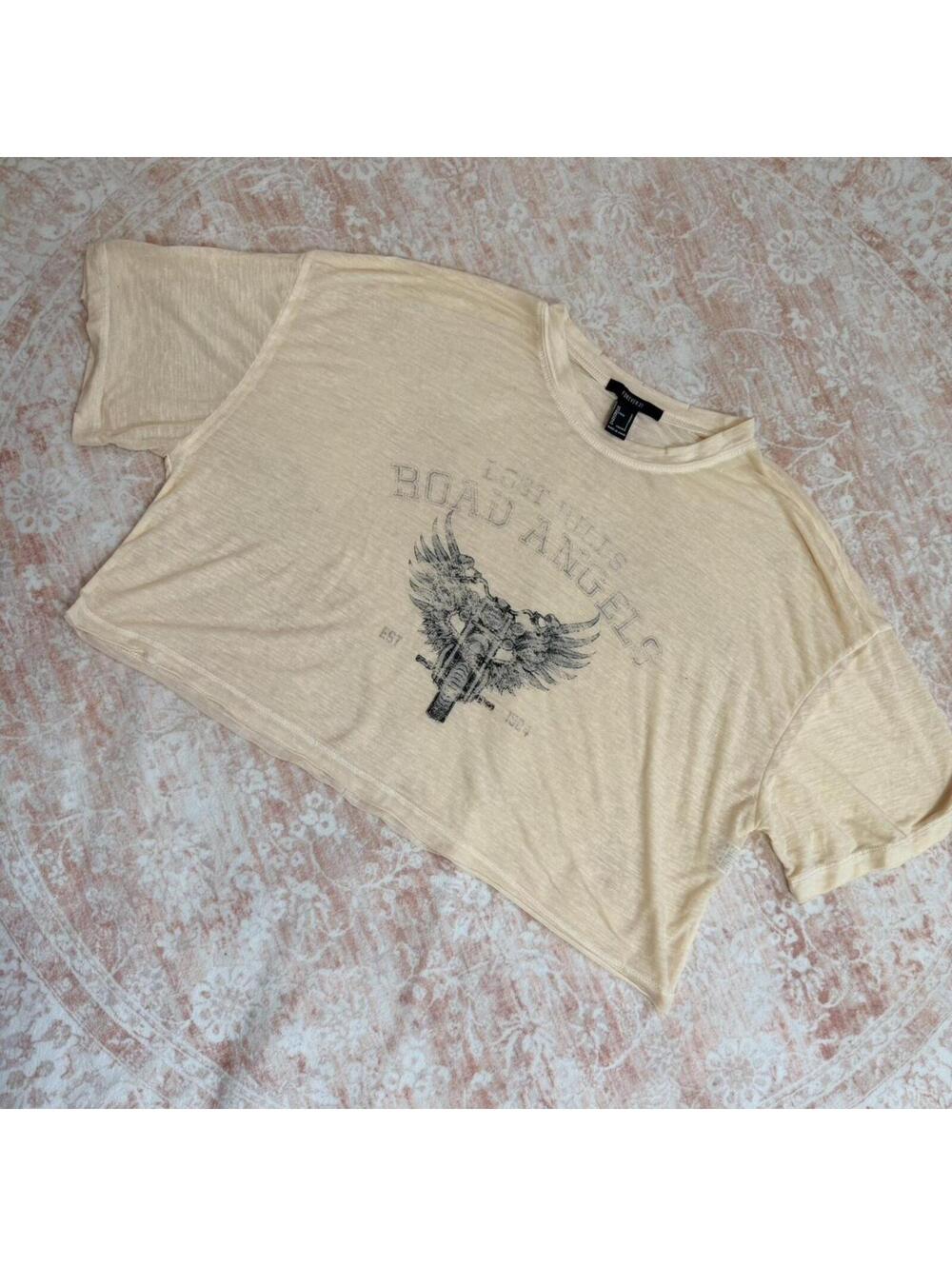 Cropped “Lost Hills Road Angels” graphic tee by Forever 21 🏍️